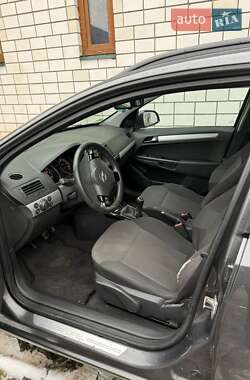 Универсал Opel Astra 2010 в 