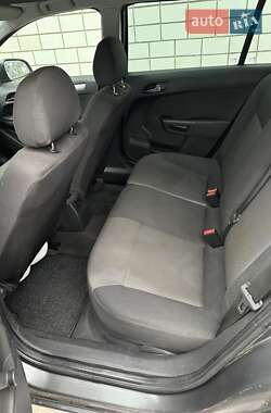 Универсал Opel Astra 2010 в 