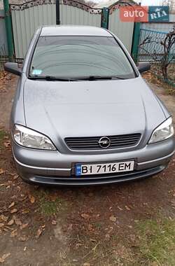 Седан Opel Astra 2008 в Гадяче