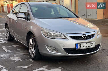 Хэтчбек Opel Astra 2010 в Виннице