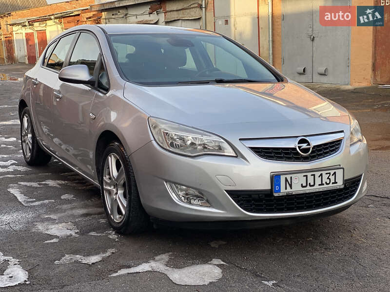 Хетчбек Opel Astra 2010 в Умані