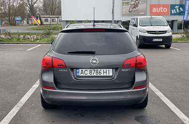 Універсал Opel Astra 2012 в 