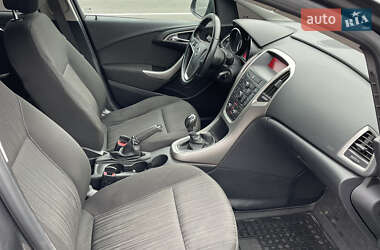 Універсал Opel Astra 2012 в 