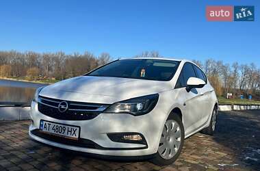 Хэтчбек Opel Astra 2017 в Тлумаче