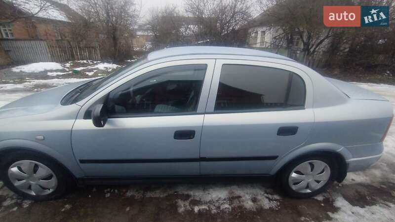 Седан Opel Astra 2004 в Житомире