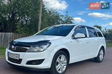 Універсал Opel Astra 2012 в Івано-Франківську