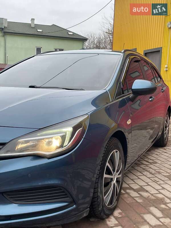 Универсал Opel Astra 2017 в Бориславе