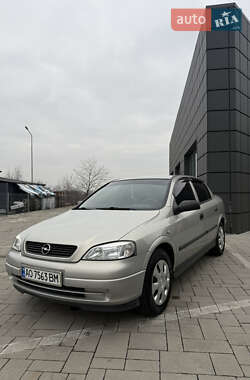 Седан Opel Astra 2006 в Тячеві