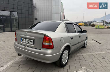 Седан Opel Astra 2006 в Тячеві