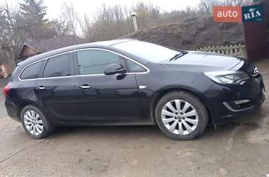 Універсал Opel Astra 2013 в Коломиї