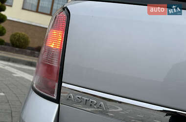 Универсал Opel Astra 2010 в Дрогобыче