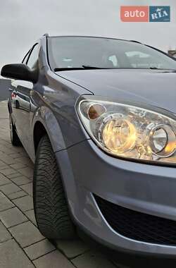 Універсал Opel Astra 2009 в Луцьку