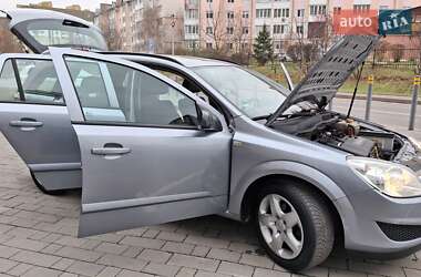 Універсал Opel Astra 2009 в Луцьку