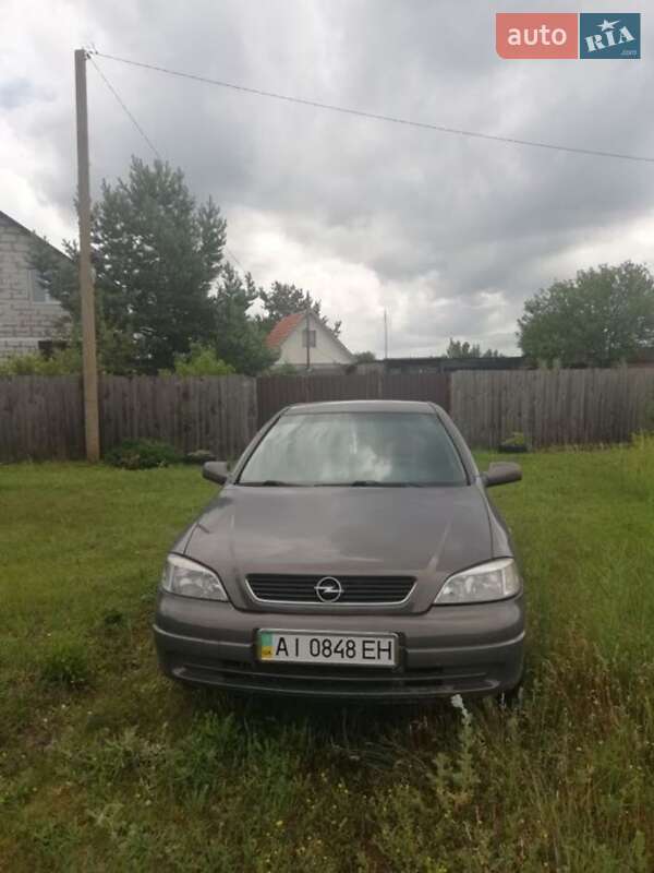 Седан Opel Astra 2006 в Славутиче
