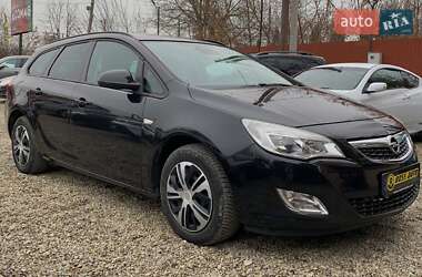 Універсал Opel Astra 2011 в Коломиї