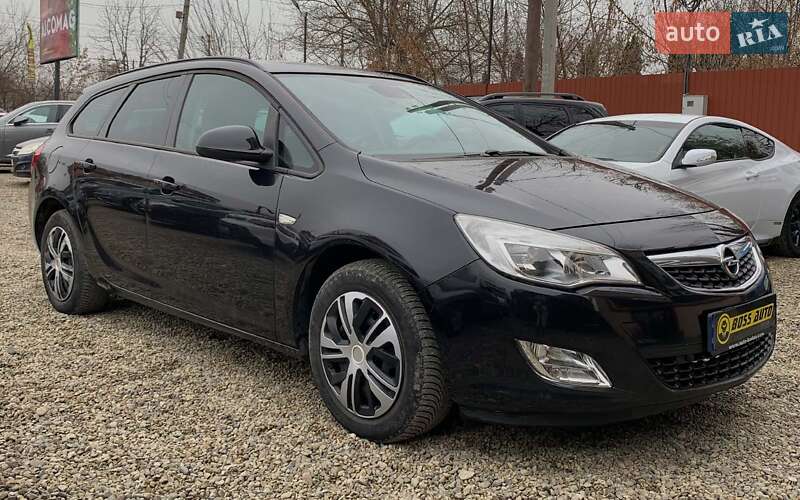 Opel Astra 2011