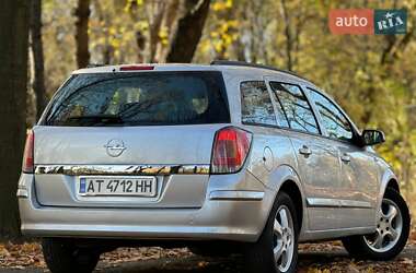 Універсал Opel Astra 2006 в Івано-Франківську