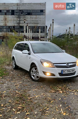 Универсал Opel Astra 2010 в Стрые