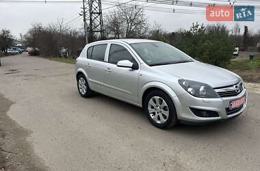 Хетчбек Opel Astra 2009 в Нововолинську