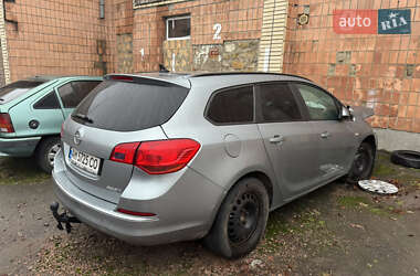 Універсал Opel Astra 2014 в Житомирі