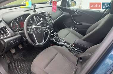 Универсал Opel Astra 2011 в 