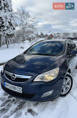 Универсал Opel Astra 2012 в Житомире