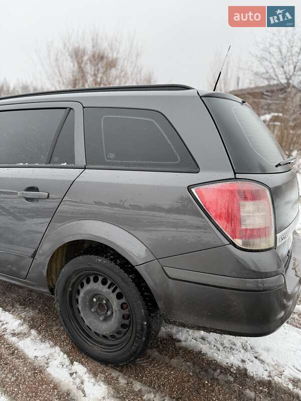 Универсал Opel Astra 2008 в Новом Роздоле