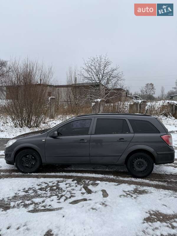 Универсал Opel Astra 2008 в Новом Роздоле