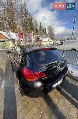 Седан Opel Astra 2011 в 