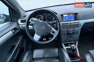 Універсал Opel Astra 2006 в Пустомитах