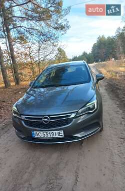 Універсал Opel Astra 2016 в Маневичах