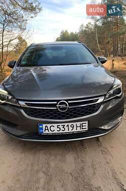 Універсал Opel Astra 2016 в Маневичах