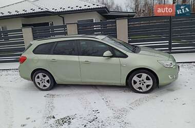 Універсал Opel Astra 2011 в Ковелі