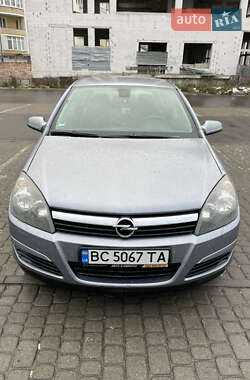 Хетчбек Opel Astra 2004 в Стрию