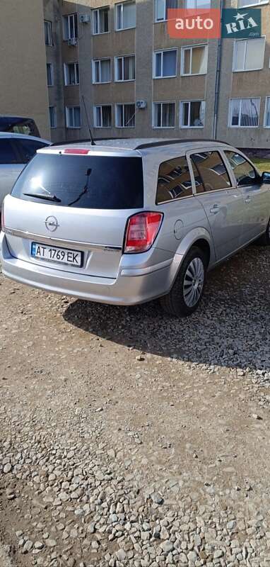 Универсал Opel Astra 2009 в Ивано-Франковске