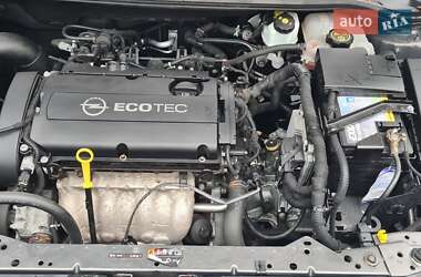 Универсал Opel Astra 2015 в Киеве