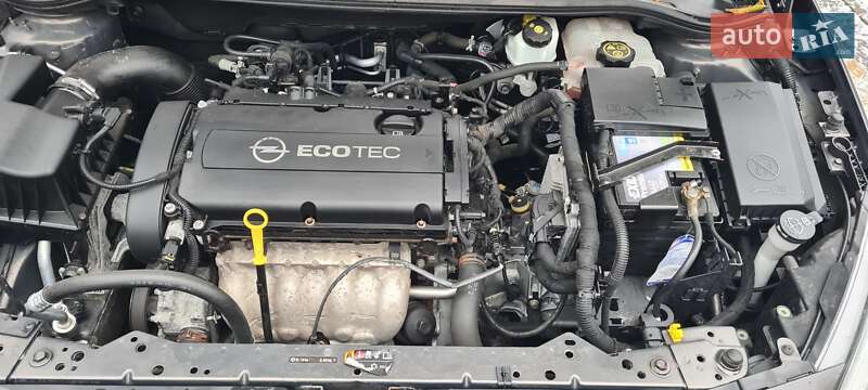 Универсал Opel Astra 2015 в Киеве