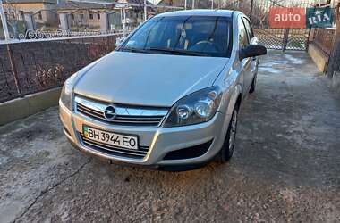 Хетчбек Opel Astra 2008 в Сараті