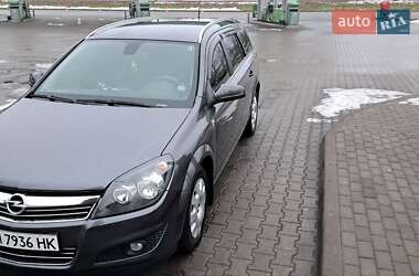 Універсал Opel Astra 2010 в Житомирі