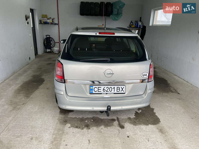 Универсал Opel Astra 2008 в Черновцах