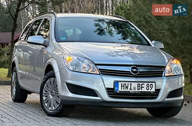 Универсал Opel Astra 2010 в Дрогобыче