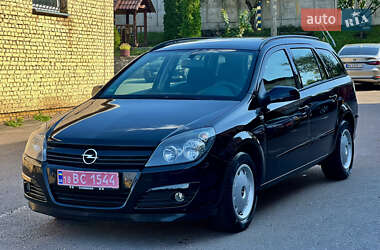 Універсал Opel Astra 2006 в Рівному