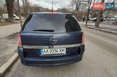 Універсал Opel Astra 2010 в Києві