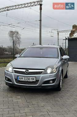 Універсал Opel Astra 2009 в Звягелі