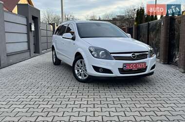 Універсал Opel Astra 2010 в Калуші