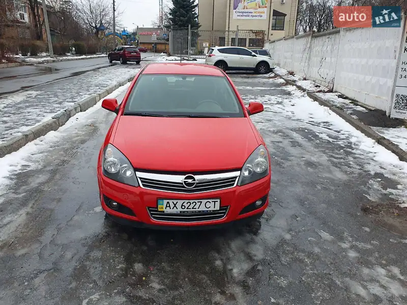 Opel Astra 2012