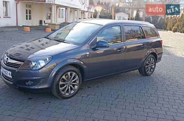 Універсал Opel Astra 2010 в Коломиї