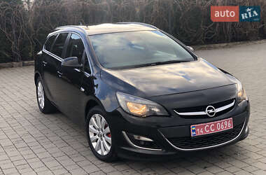 Универсал Opel Astra 2015 в Стрые