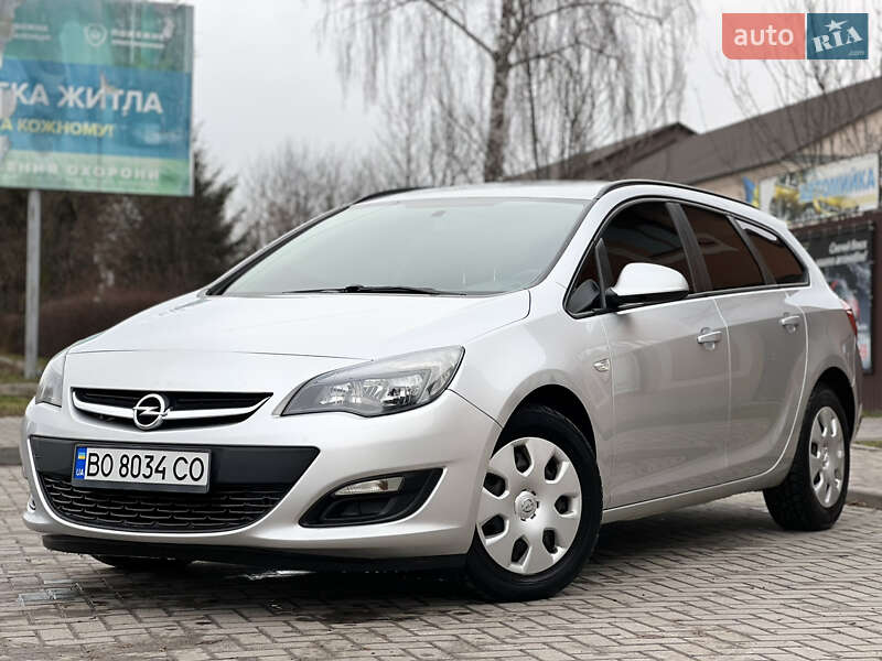 Универсал Opel Astra 2014 в Хмельницком