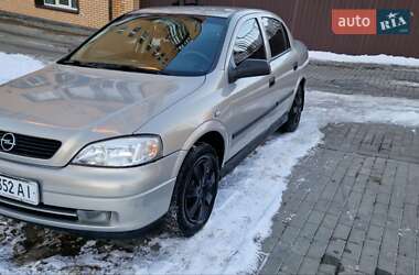 Седан Opel Astra 2006 в Хмельницькому